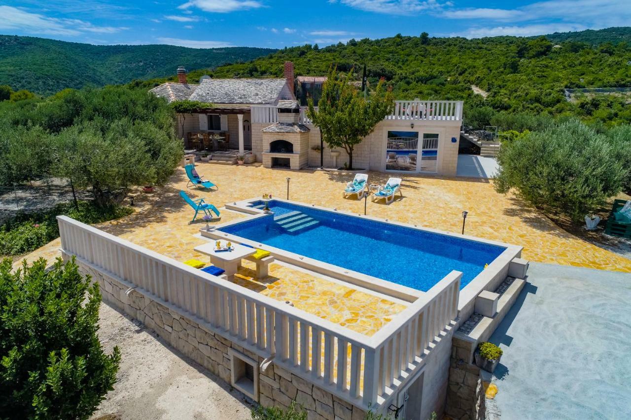 Vila Maslinica Pucisca Exterior foto