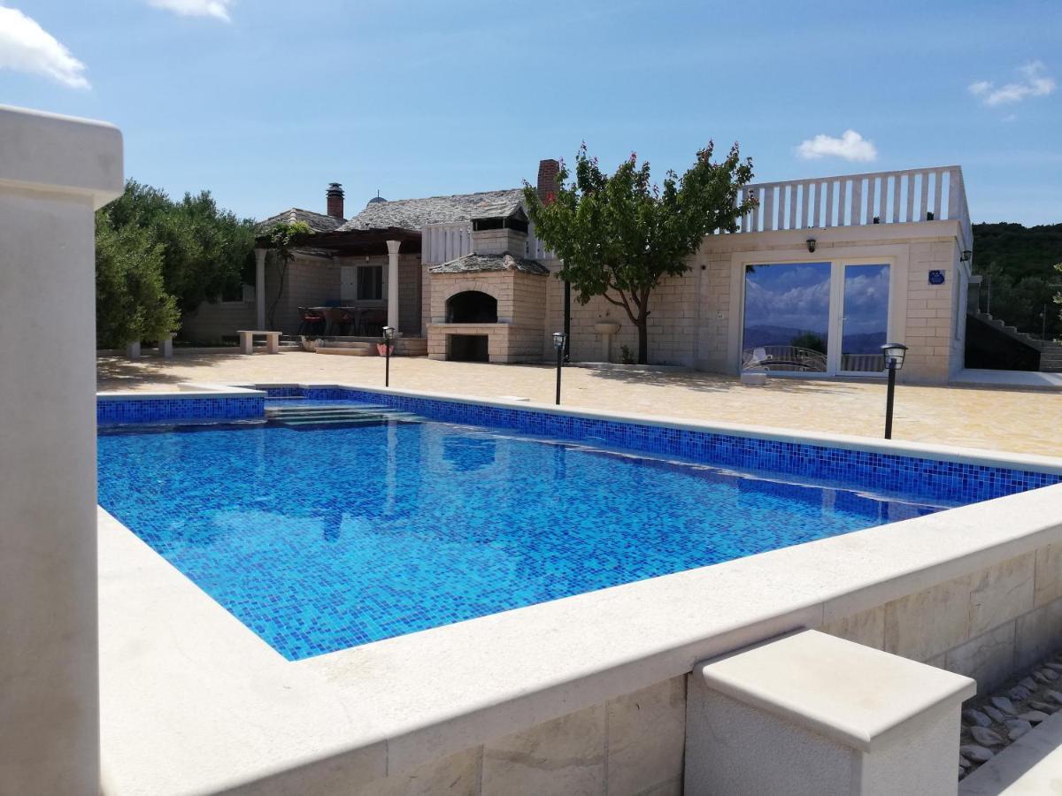 Vila Maslinica Pucisca Exterior foto